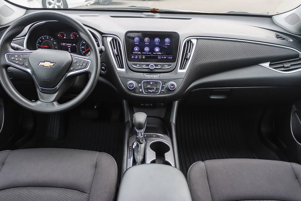 Used 2025 Chevrolet Malibu LS image 11