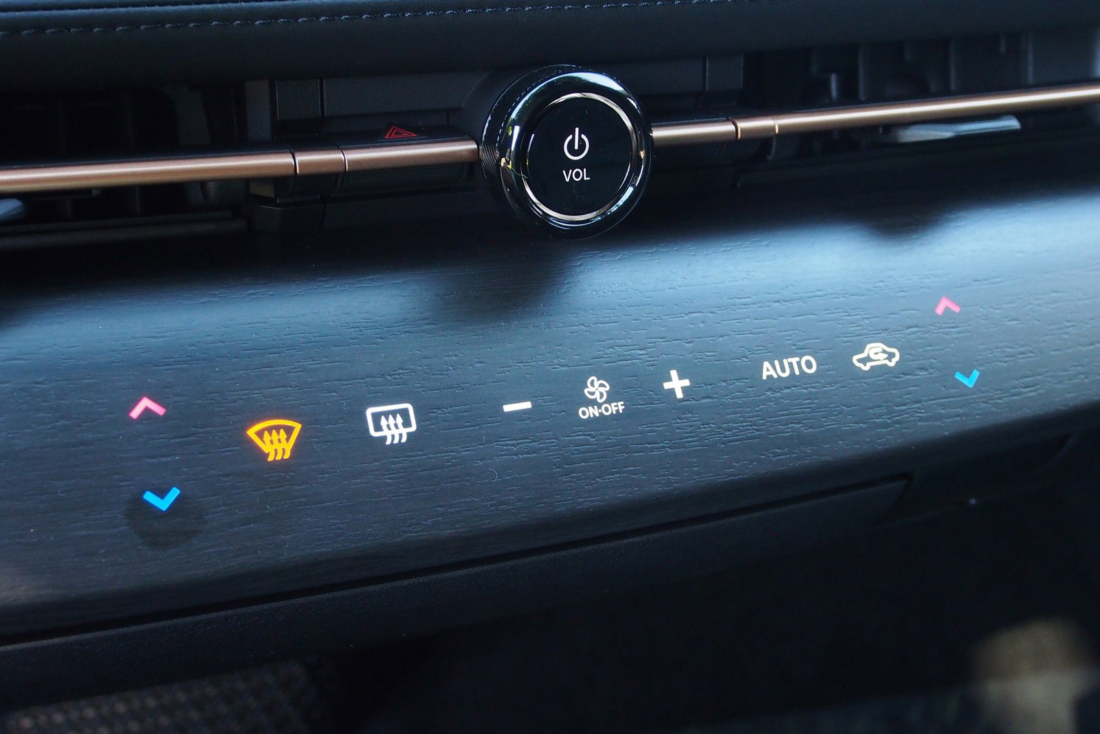 New 2025 Nissan Ariya EVOLVE+ image 25