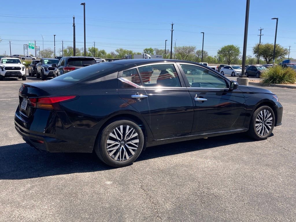 Used 2025 Nissan Altima 2.5 SV image 4