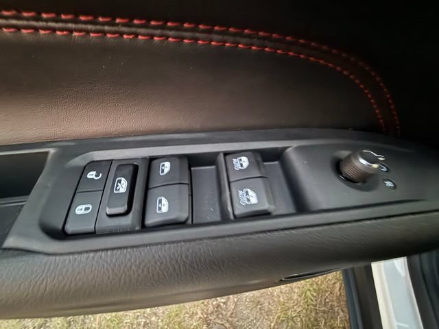 New 2026 Jeep Compass Trailhawk w/ Sun, Sound & Navigation Group AWD/4WD image 31
