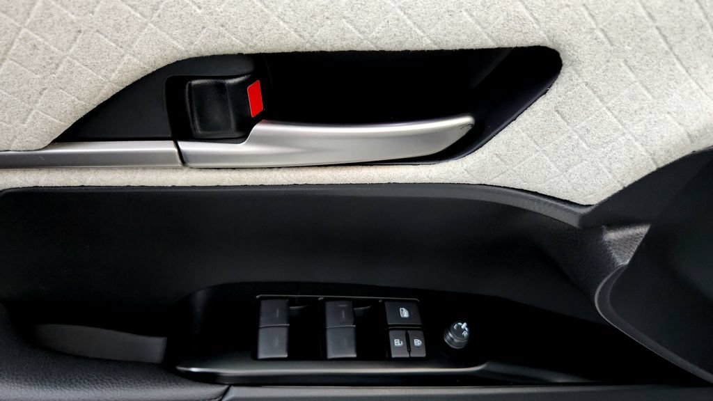 Certified 2025 Toyota Camry XLE AWD/4WD image 20