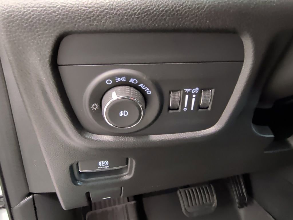 New 2025 Jeep Grand Cherokee Limited image 15