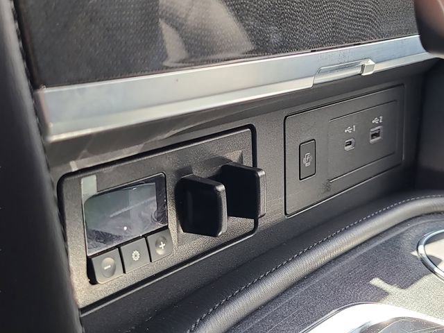 Used 2024 Nissan Armada SV RWD image 28