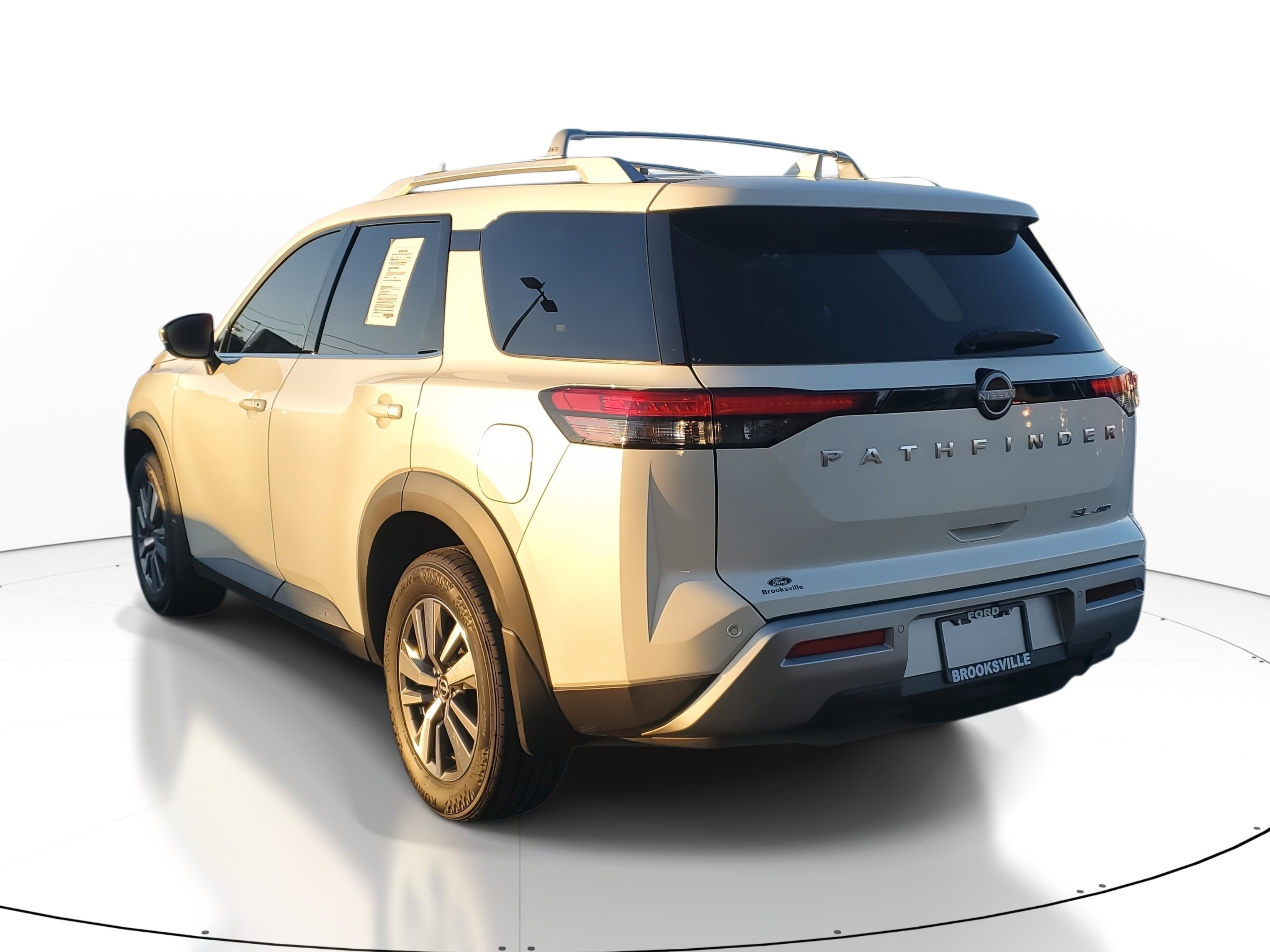 Used 2024 Nissan Pathfinder SL image 4