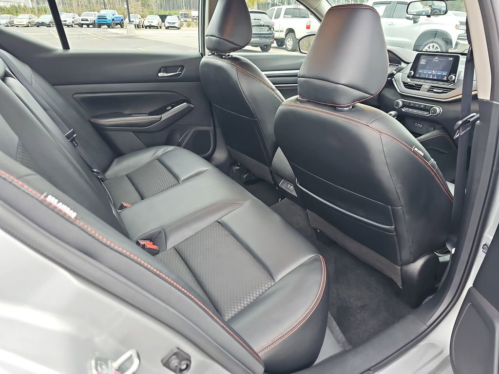 Used 2023 Nissan Altima 2.5 SR image 14