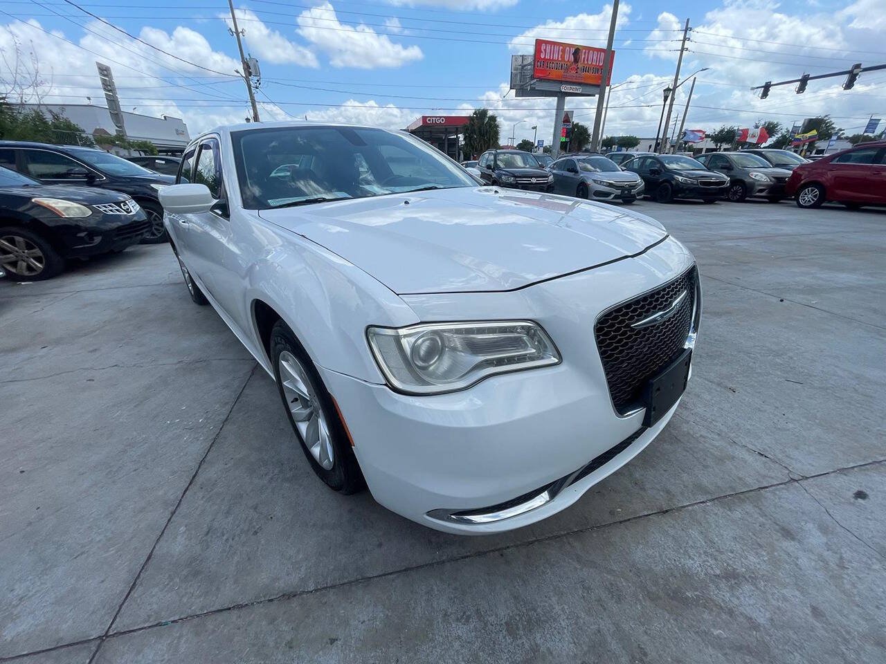Used 2015 Chrysler 300 Limited RWD image 3