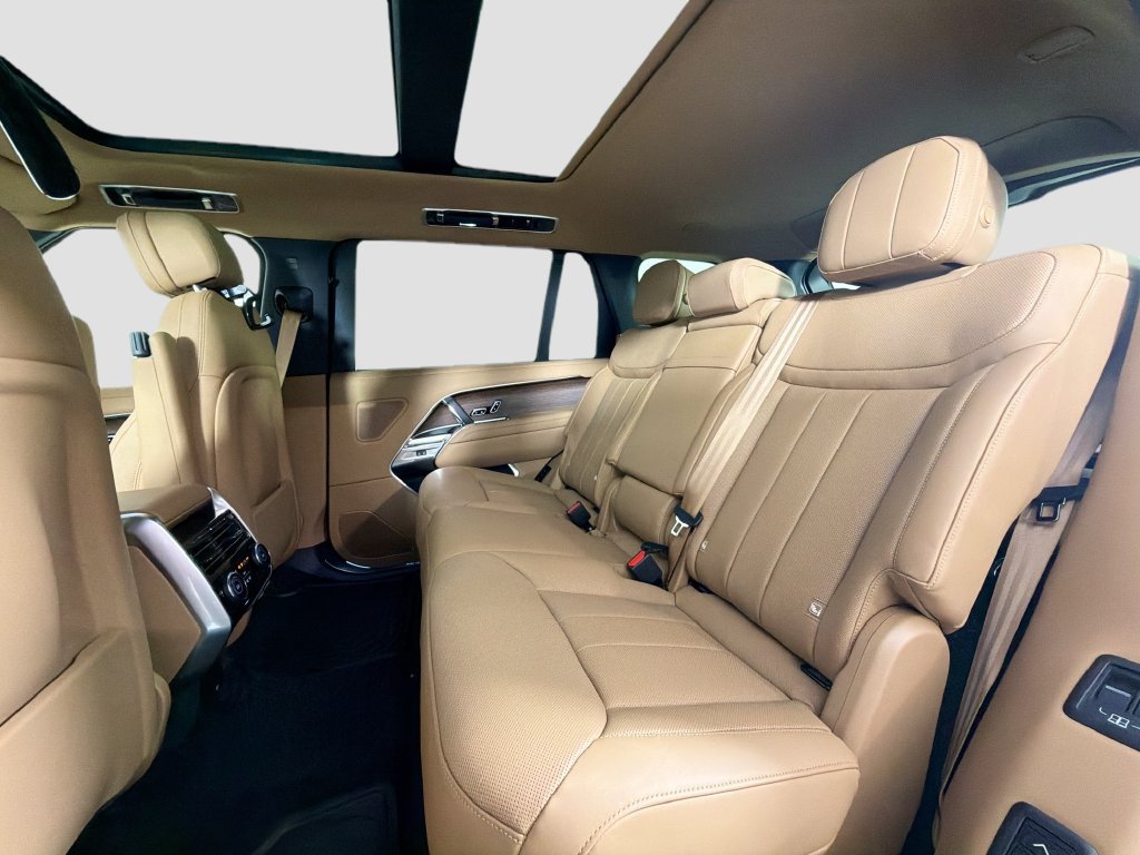New 2026 Land Rover Range Rover Long Wheelbase SE AWD/4WD image 26