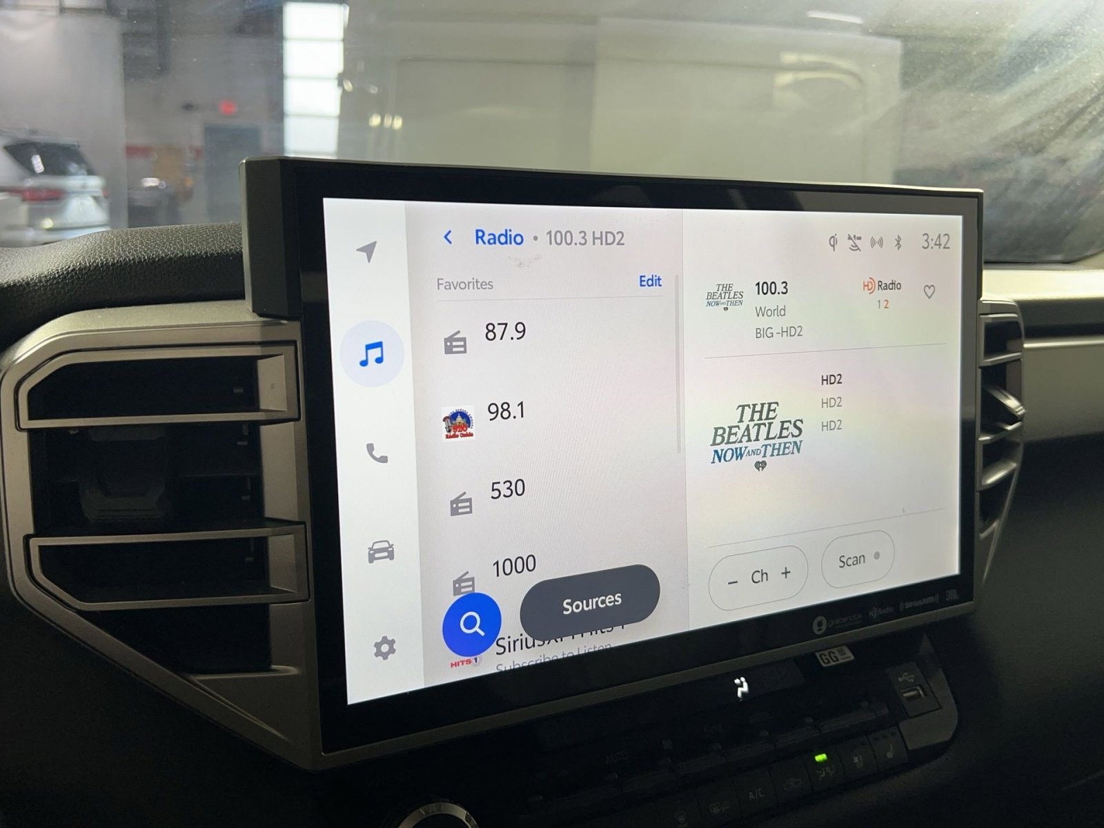 Used 2024 Toyota Tundra Limited image 18