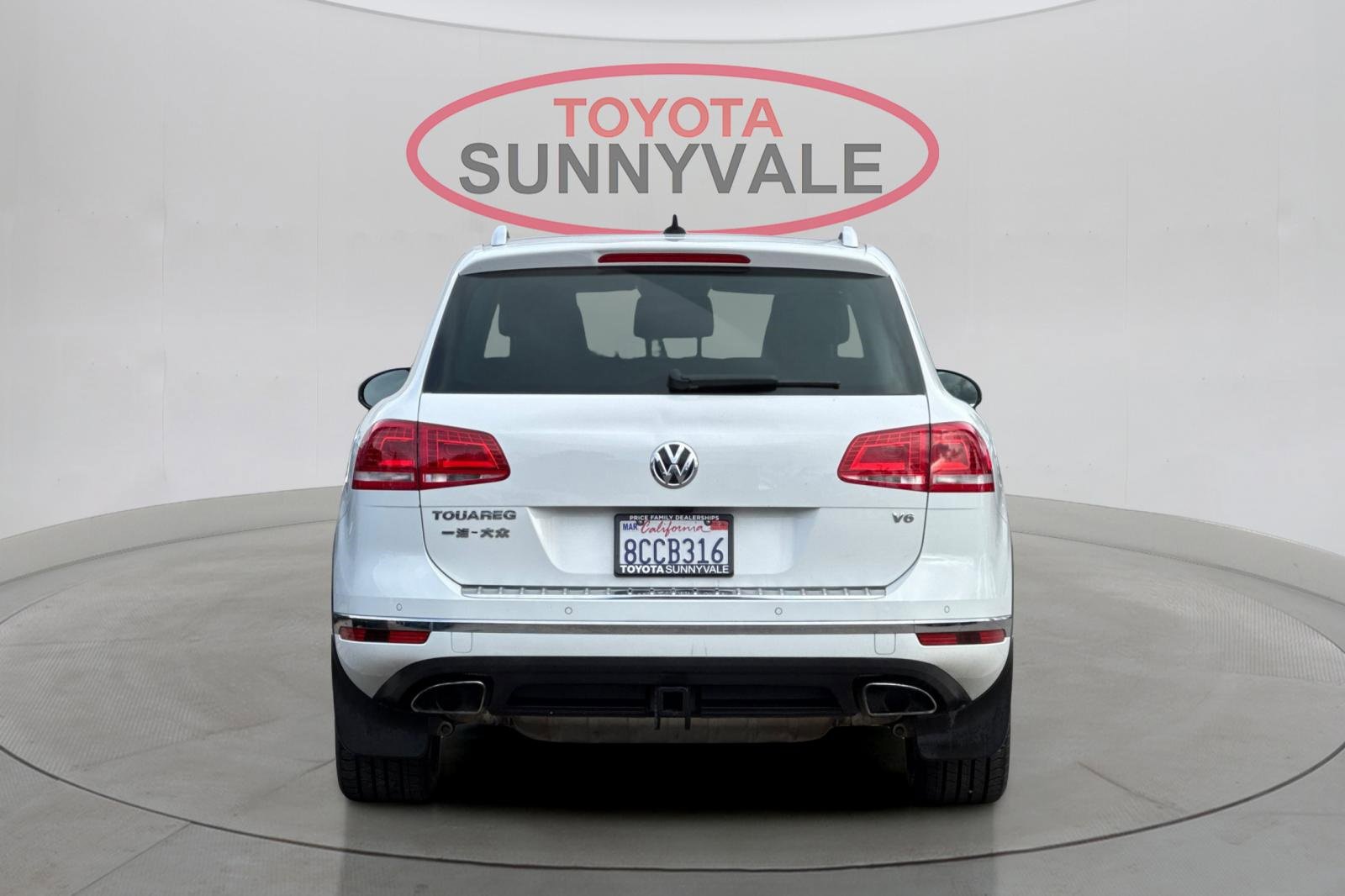 Used 2016 Volkswagen Touareg VR6 image 8