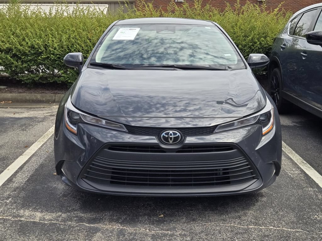 Used 2025 Toyota Corolla LE FWD image 2