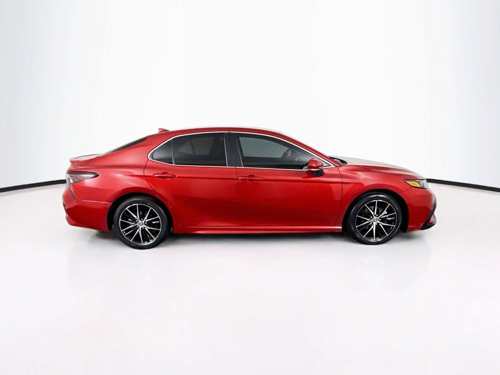 Certified 2022 Toyota Camry SE FWD image 9
