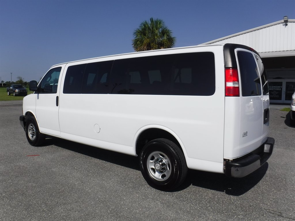 Used 2020 Chevrolet Express 3500 LT w/ LT Preferred Equipment Group RWD image 12