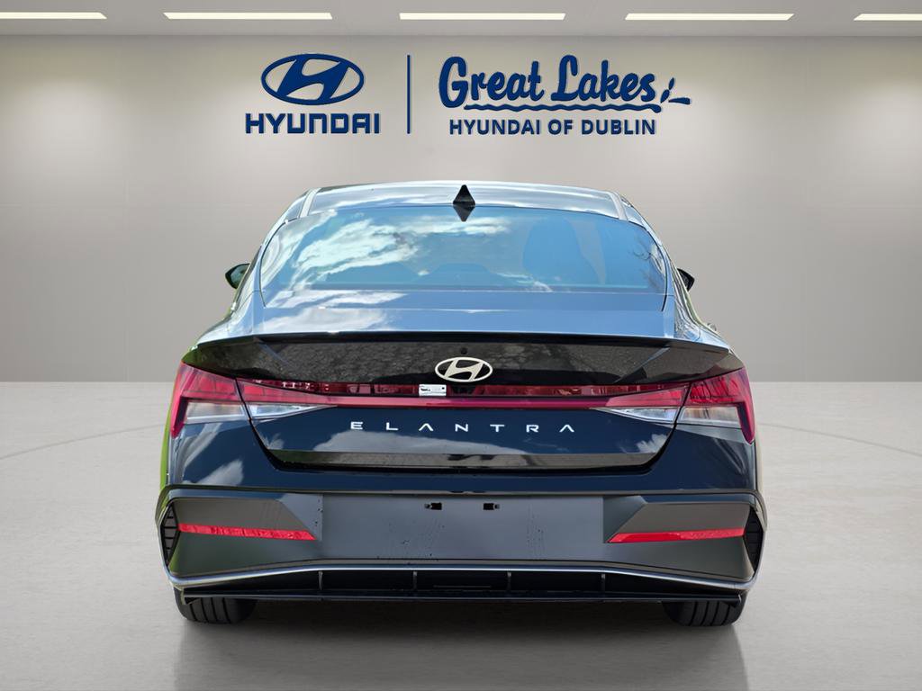 New 2026 Hyundai Elantra SEL Sport image 4