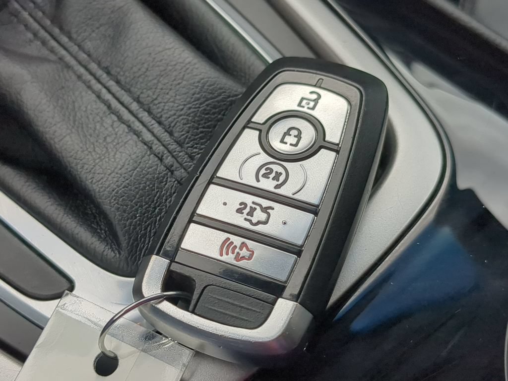 Used 2018 Ford Edge SEL w/ Equipment Group 201A AWD/4WD image 38