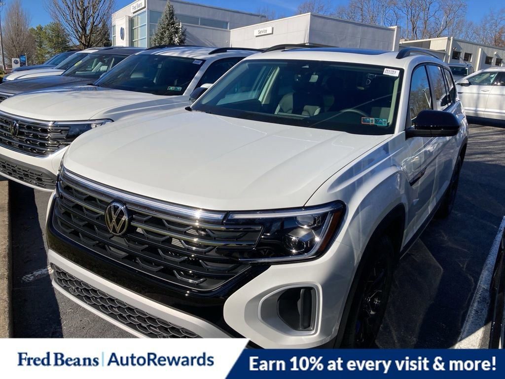 New 2026 Volkswagen Atlas Peak Edition image 3