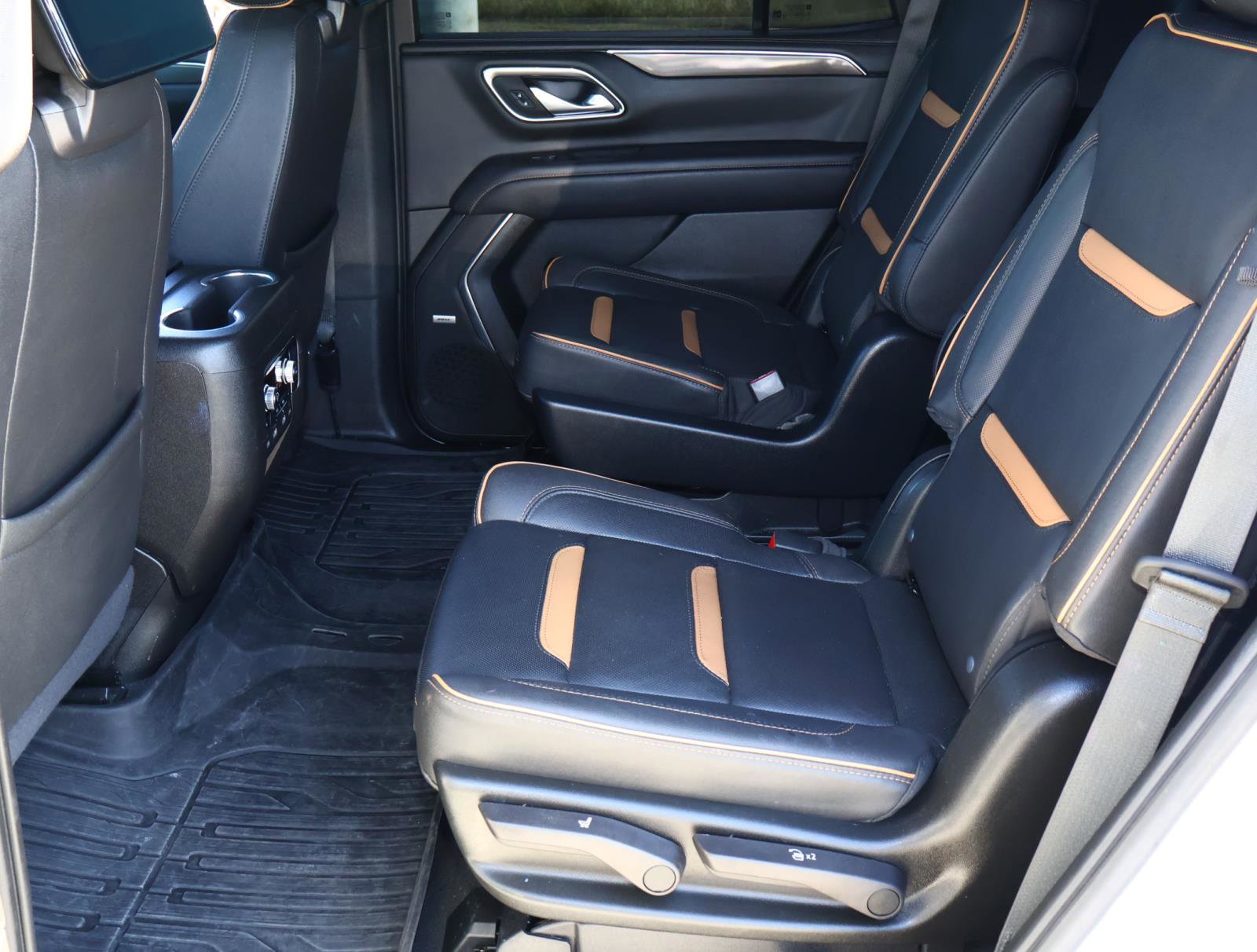 Used 2023 GMC Yukon AT4 w/ AT4 Premium Package image 22