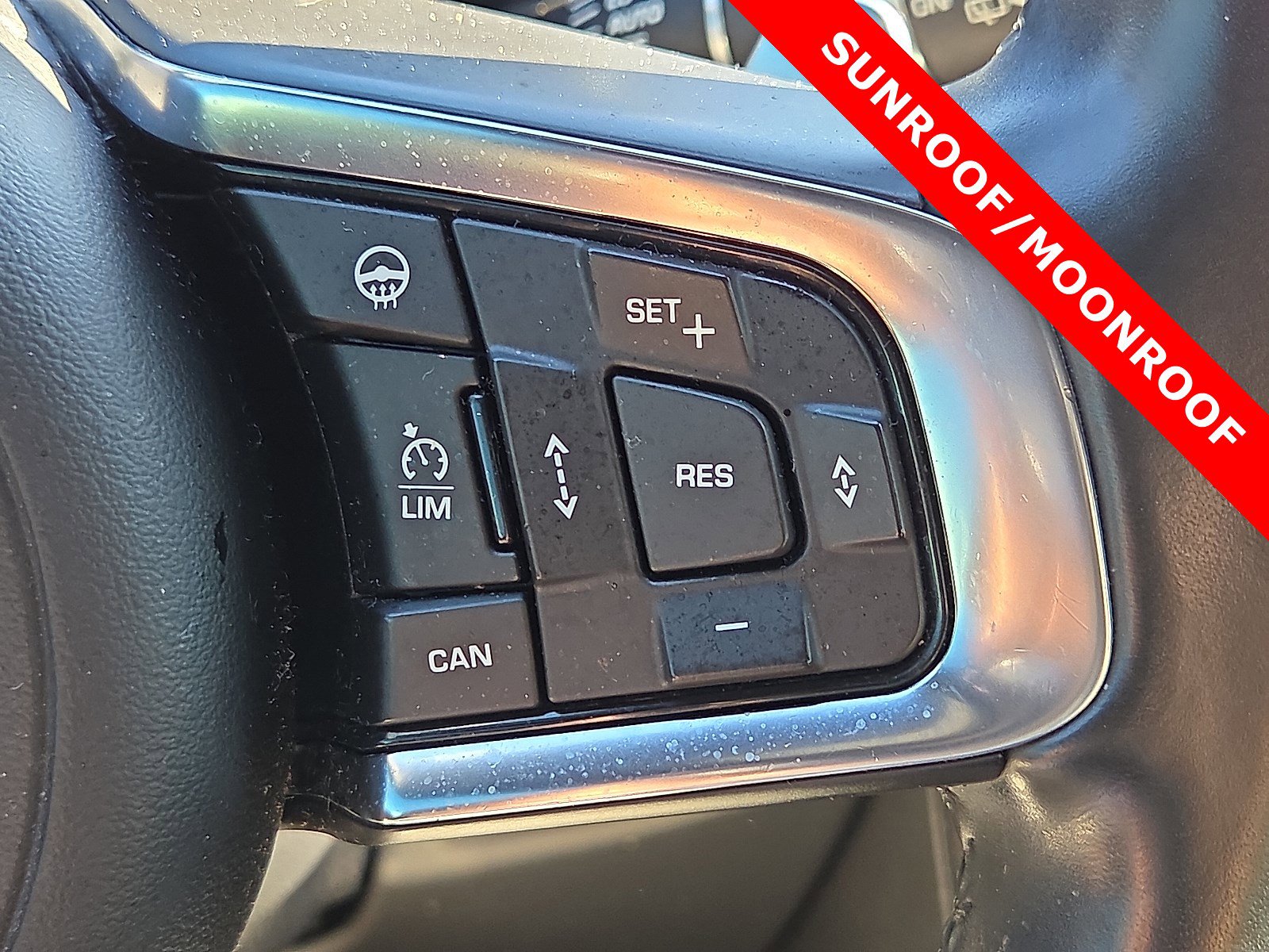 Used 2017 Jaguar F-PACE S image 22