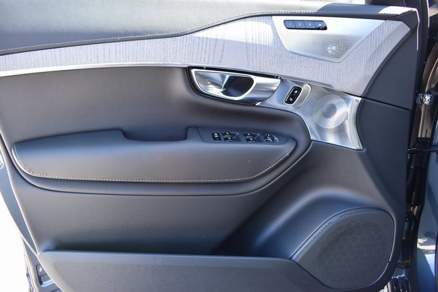 Used 2025 Volvo XC90 B6 Ultra w/ Lounge Package image 13