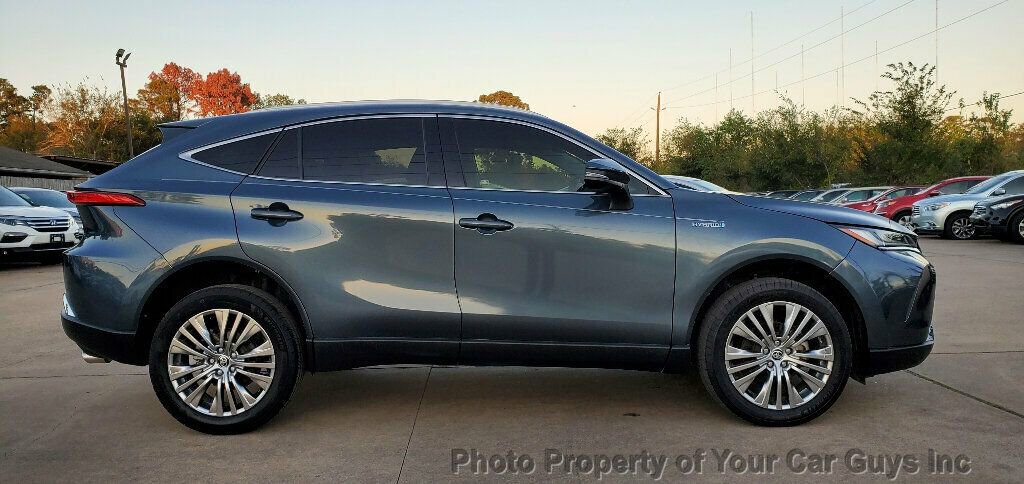 Used 2021 Toyota Venza XLE w/ Softex Package image 9