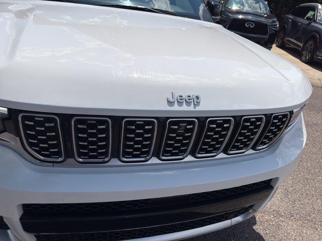 Used 2024 Jeep Grand Cherokee L Summit AWD/4WD image 18