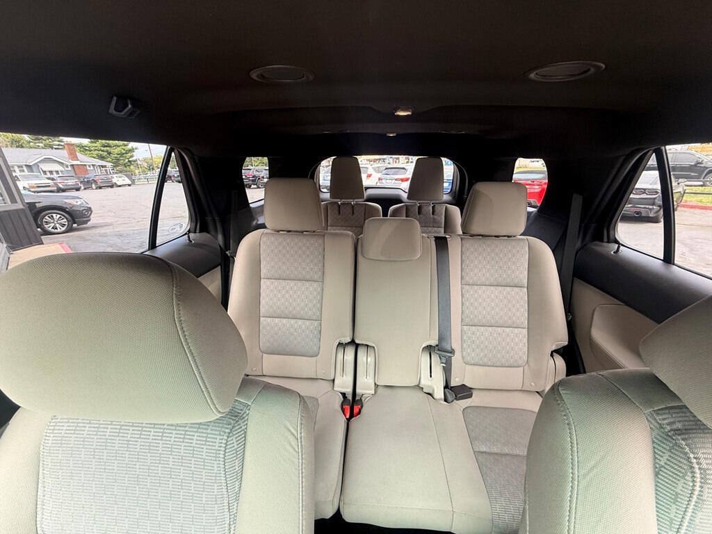 Used 2011 Ford Explorer XLT w/ Class III Trailer Tow Pkg AWD/4WD image 11