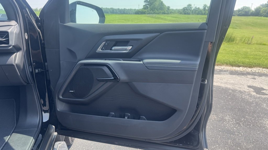 New 2025 Chevrolet Silverado EV LT image 18