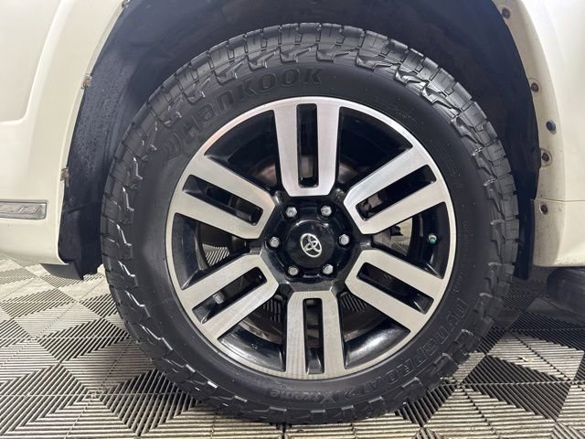 Used 2015 Toyota 4Runner Limited AWD/4WD image 10