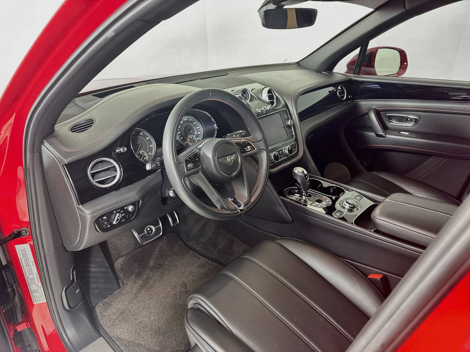 Certified 2019 Bentley Bentayga AWD/4WD image 11