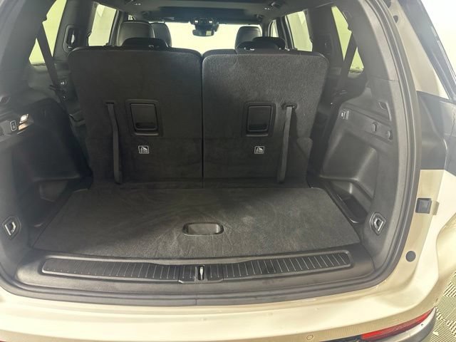 Used 2024 Jeep Grand Cherokee L Altitude AWD/4WD image 9