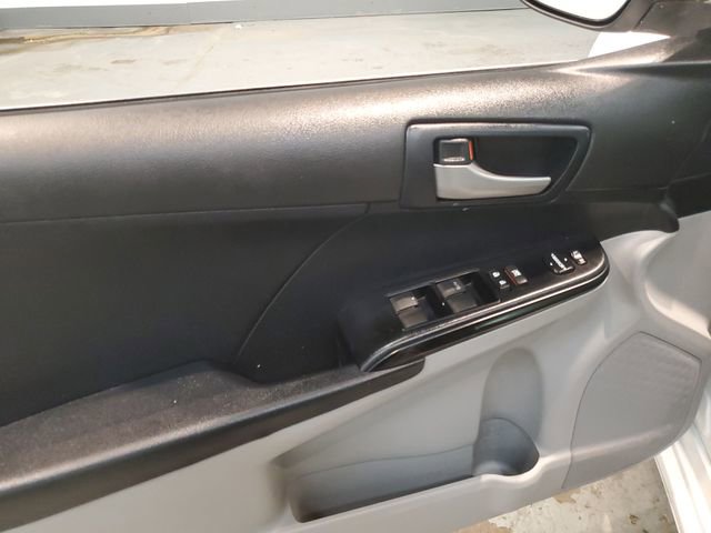 Used 2012 Toyota Camry LE image 9