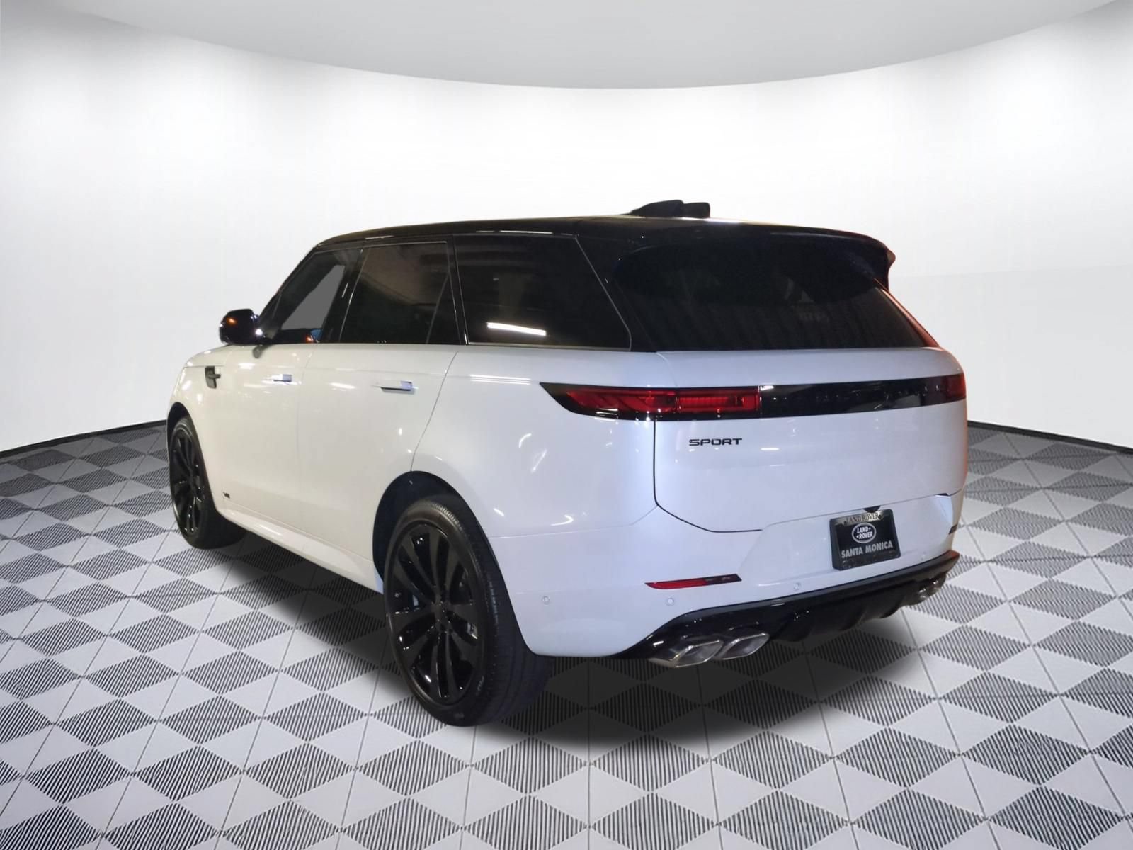 New 2026 Land Rover Range Rover Sport Dynamic SE AWD/4WD image 3