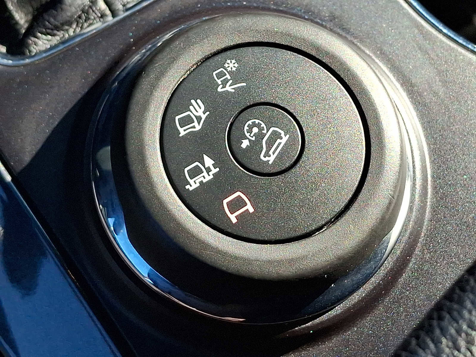 Used 2018 Ford Explorer XLT w/ Equipment Group 202A image 32