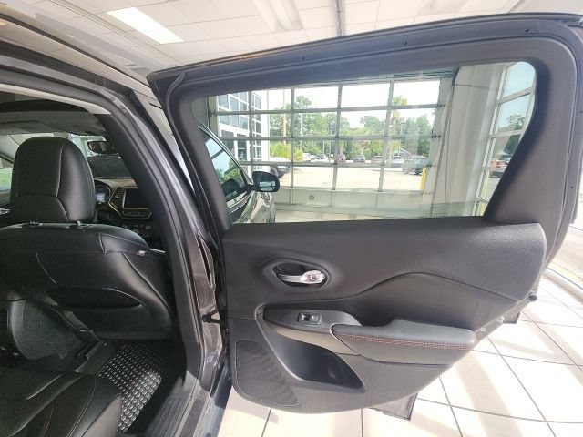 Used 2021 Jeep Cherokee Trailhawk w/ Sun, Sound & Nav Group AWD/4WD image 42