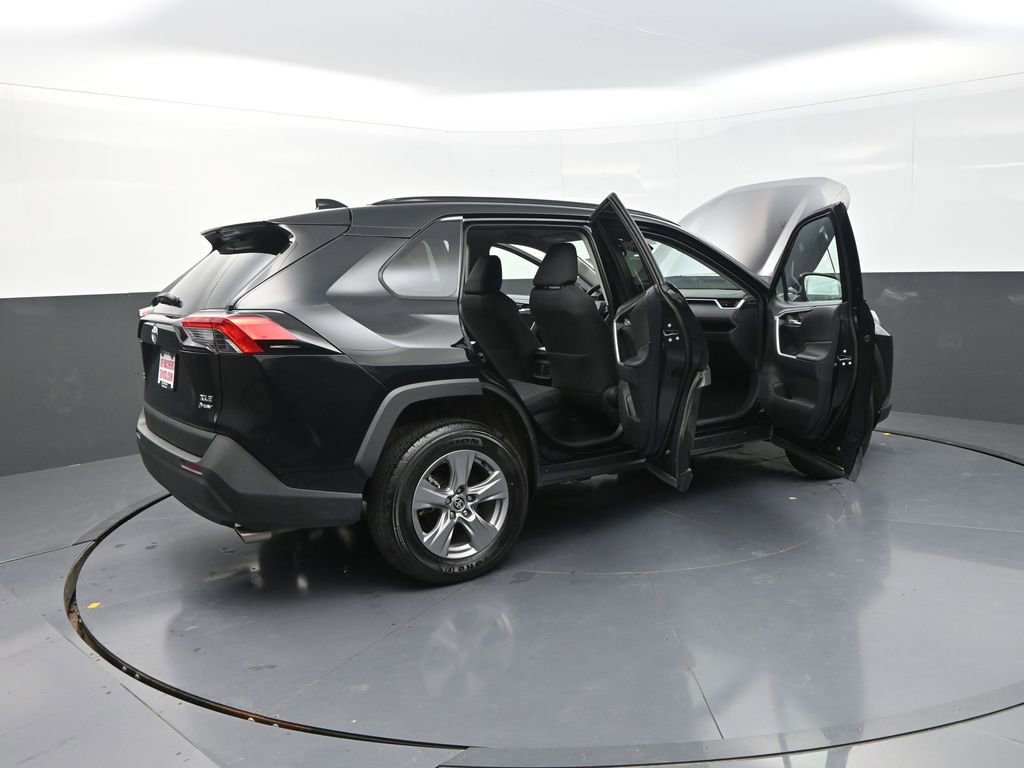 Used 2025 Toyota RAV4 XLE image 35