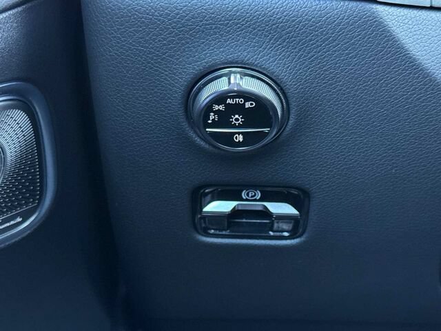 Certified 2026 Mercedes-Benz GLC 300 4MATIC image 33
