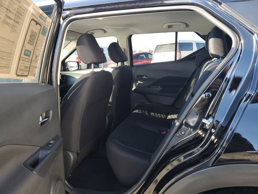 Used 2022 Nissan Kicks SV image 31