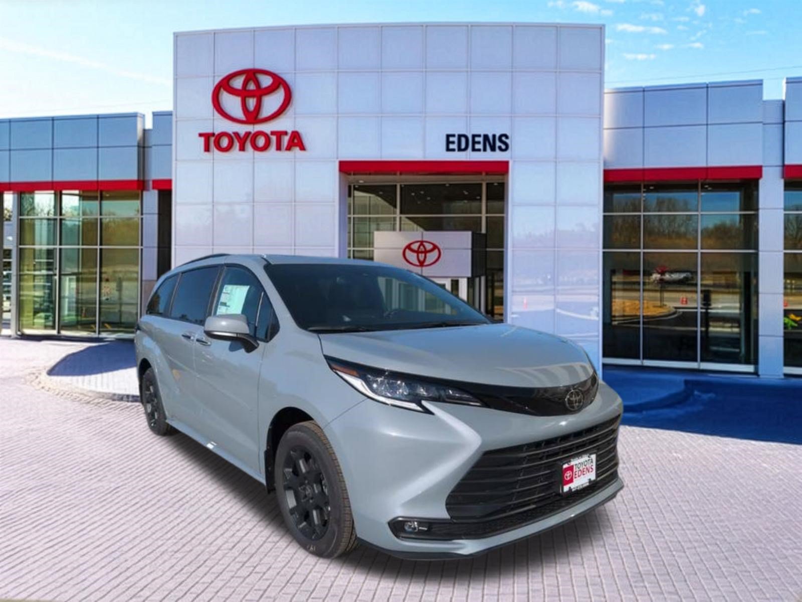 New 2026 Toyota Sienna XLE Woodland Edition