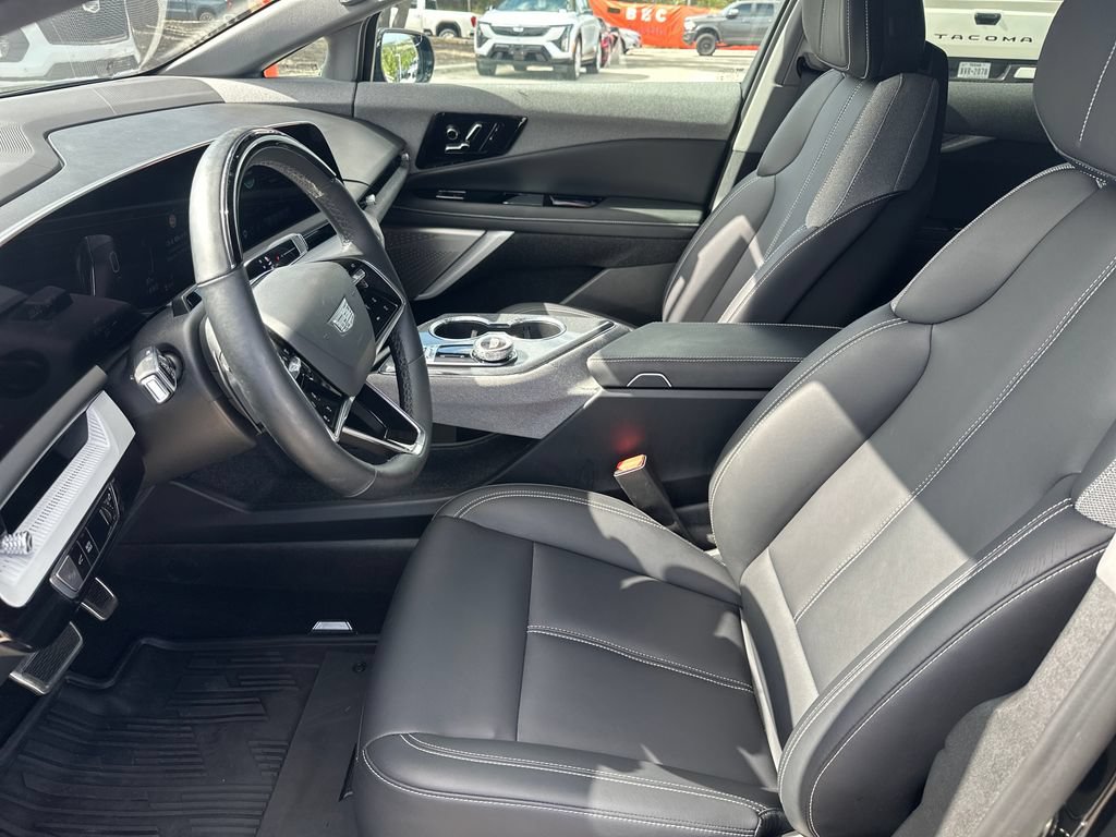Used 2025 Cadillac Optiq Luxury 1 AWD/4WD image 19