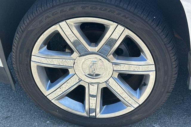 Used 2018 Cadillac Escalade ESV Luxury AWD/4WD image 4