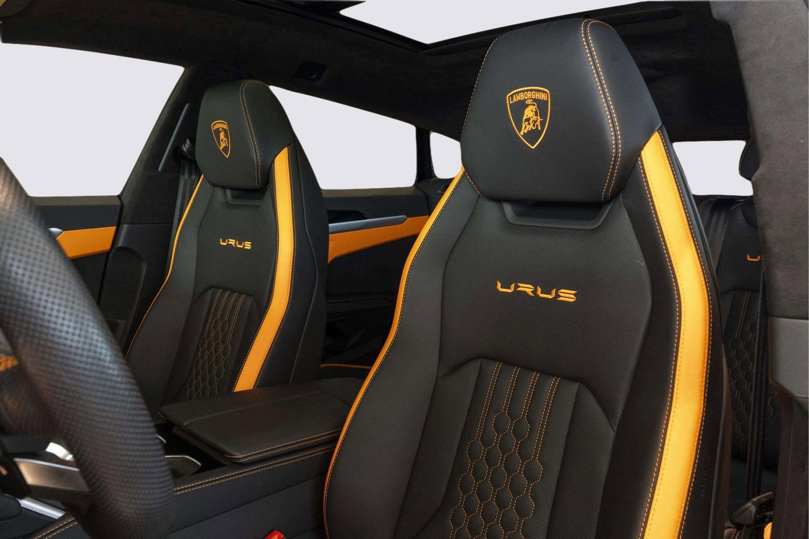 Used 2024 Lamborghini Urus S AWD/4WD image 25