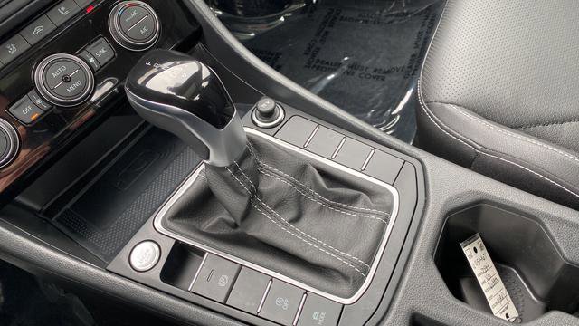 Used 2024 Volkswagen Jetta SEL FWD image 19