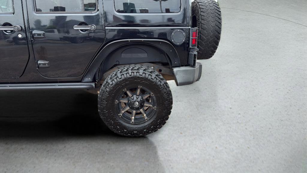 Used 2015 Jeep Wrangler Unlimited Sahara AWD/4WD image 17