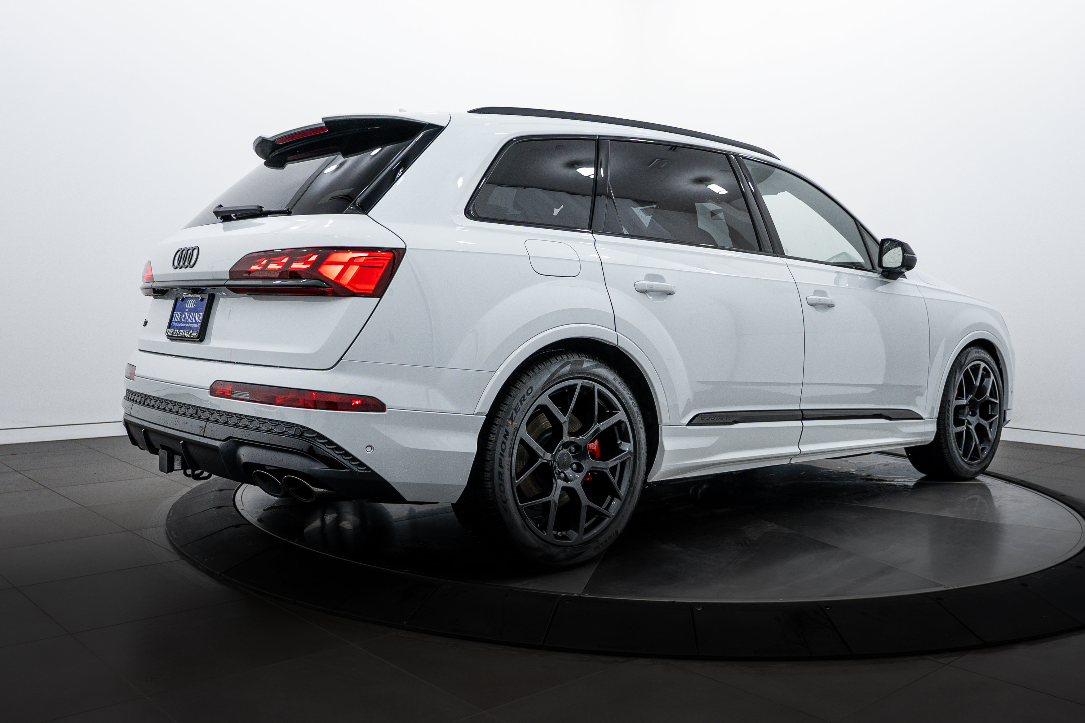 New 2026 Audi SQ7 Prestige image 4