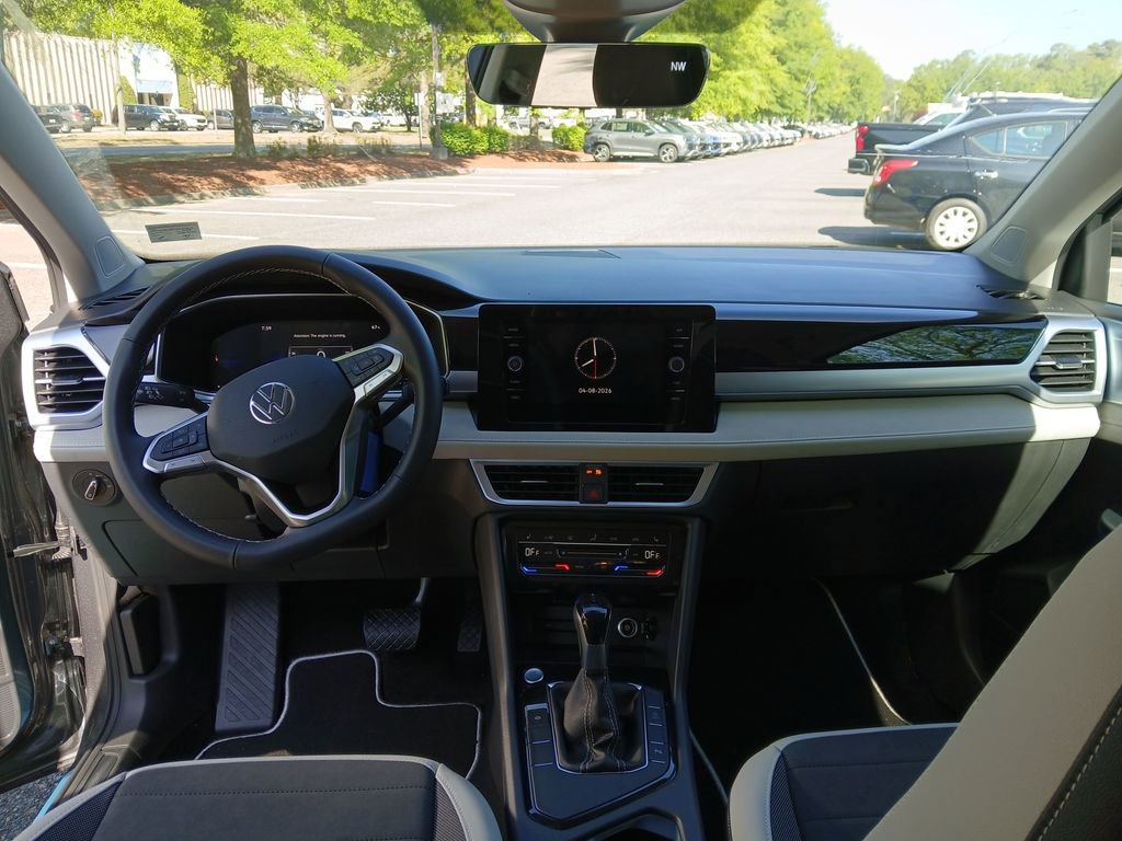 New 2026 Volkswagen Taos SE image 12