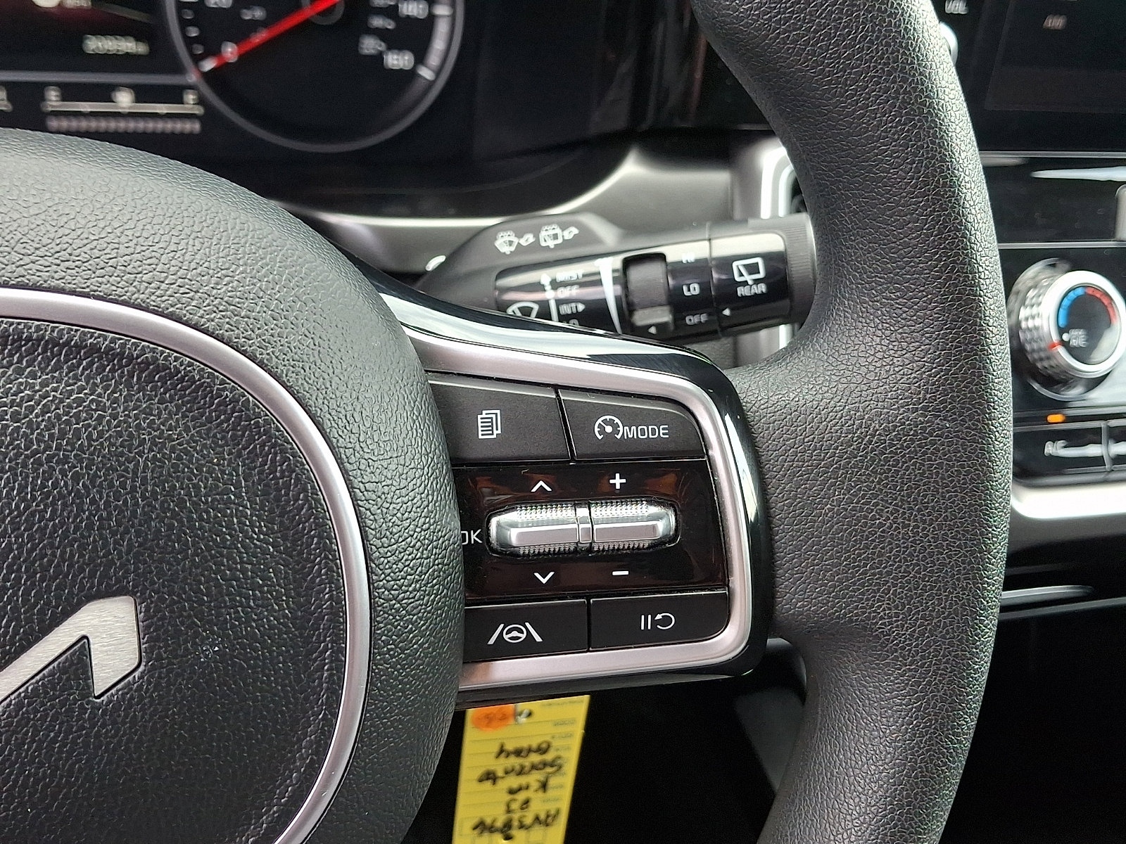 Used 2023 Kia Sorento LX image 22