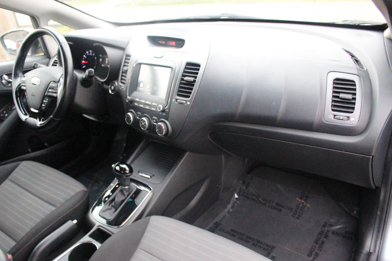 Used 2017 Kia Forte S w/ S Technology Package image 38
