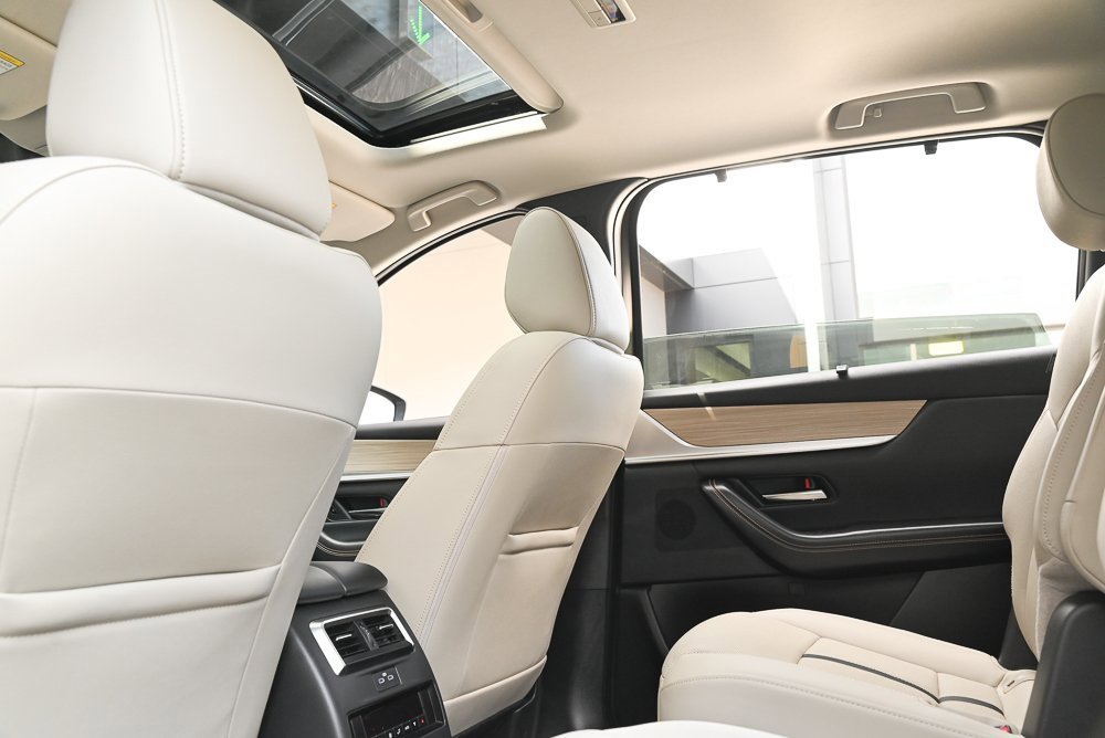 Certified 2025 MAZDA CX-90 3.3 Turbo w/ Preferred Package image 16