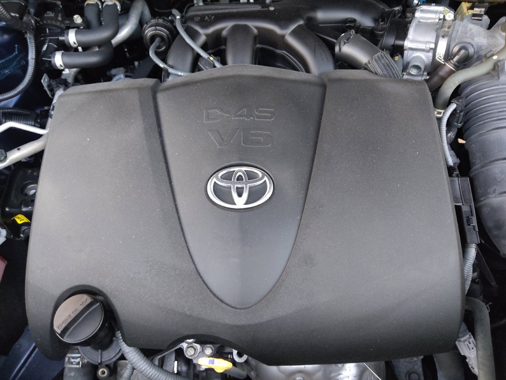 Used 2021 Toyota Highlander LE FWD image 30