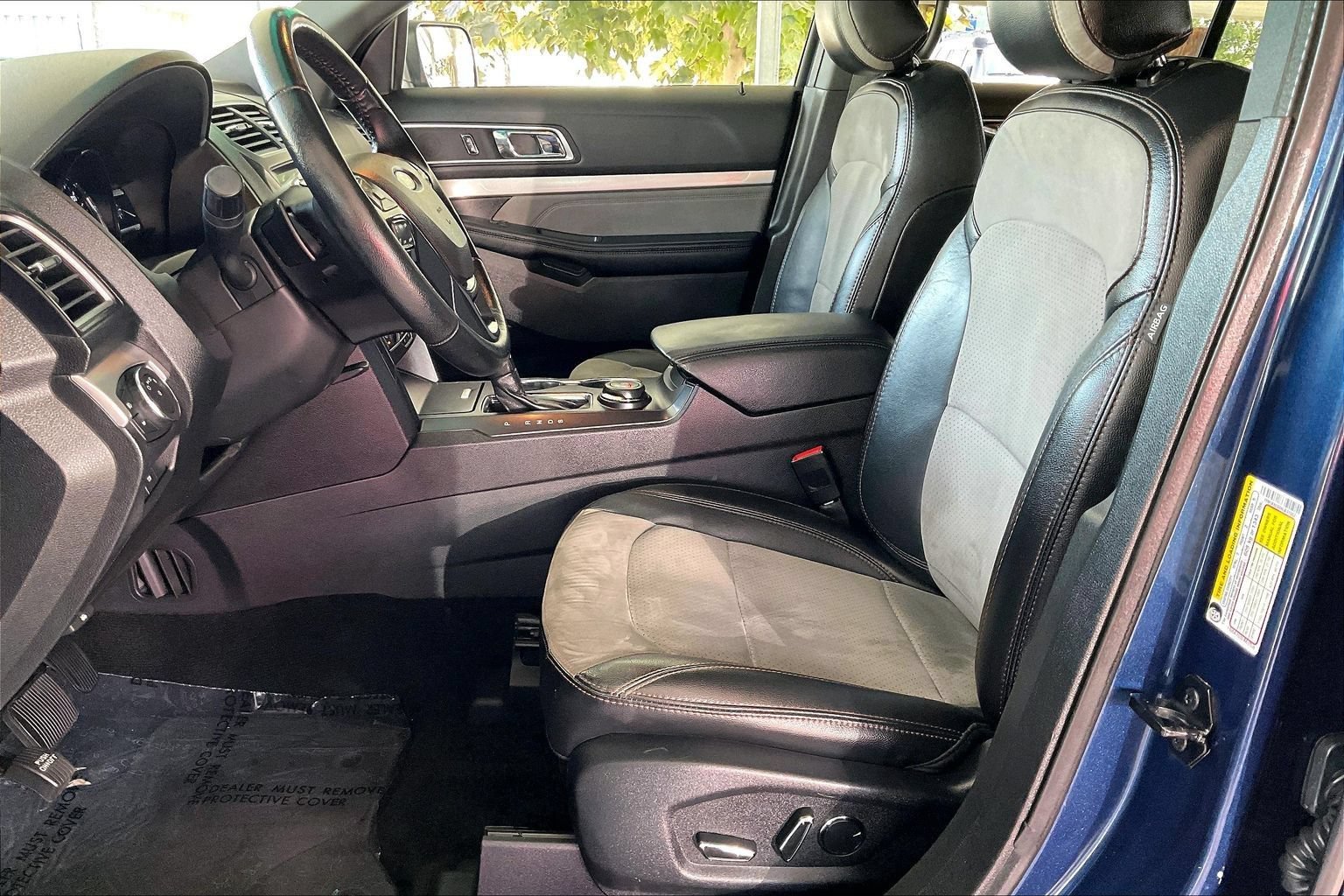 Used 2017 Ford Explorer XLT w/ Equipment Group 202A AWD/4WD image 20
