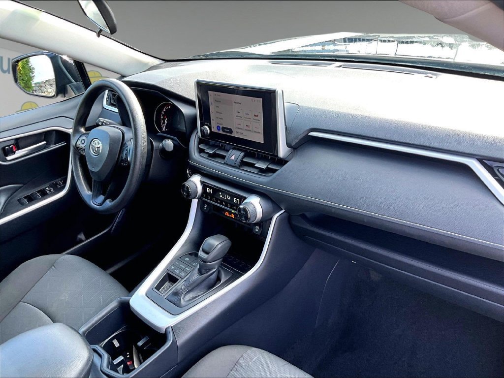 Used 2025 Toyota RAV4 XLE AWD/4WD image 14